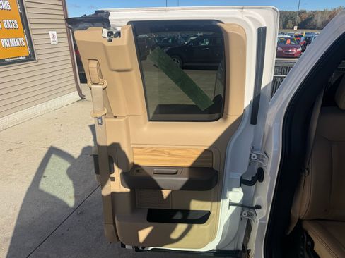 Used 2011 Ford F150 Lariat w/ Lariat Chrome Pkg image 14