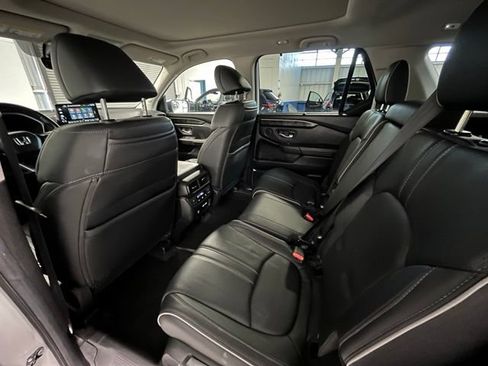 Used 2023 Honda Pilot Elite image 15