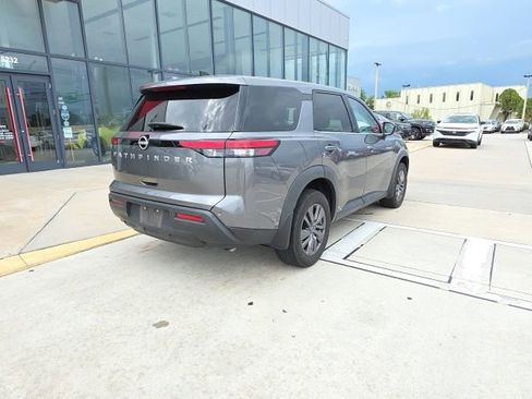 Used 2023 Nissan Pathfinder S FWD image 4