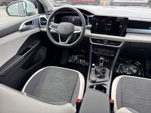 New 2026 Volkswagen Taos SE AWD/4WD image 10