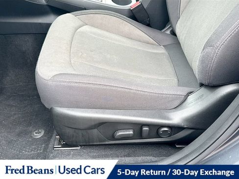 Used 2025 Subaru Crosstrek 2.5i Premium AWD/4WD image 26