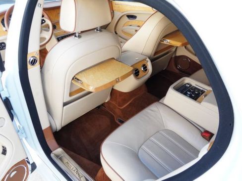 Used 2012 Bentley Mulsanne RWD image 39