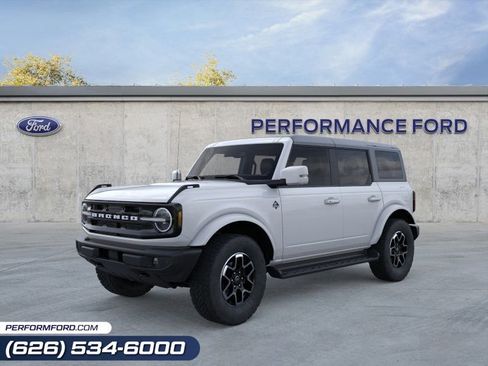 New 2025 Ford Bronco Outer Banks AWD/4WD image 1