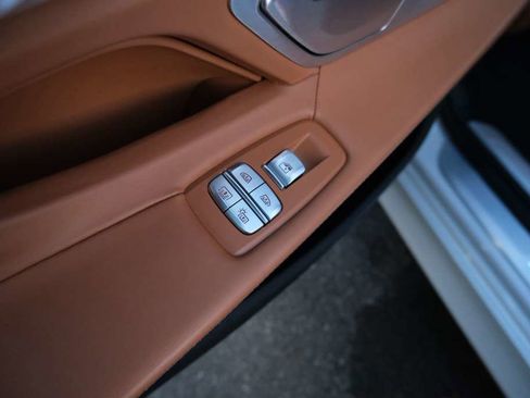 Used 2020 BMW 750i xDrive w/ Executive Package image 25