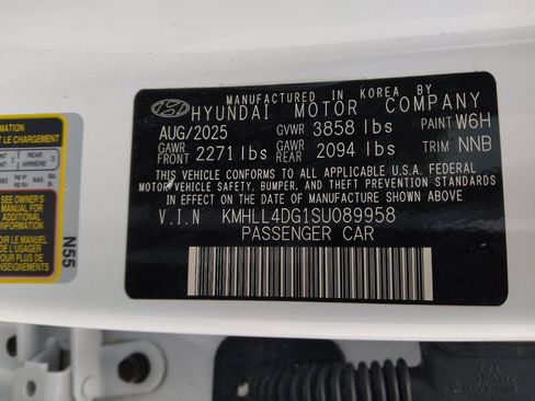 Used 2025 Hyundai Elantra SE FWD image 33