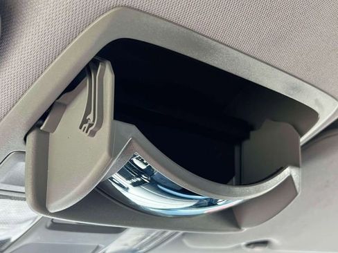 Used 2019 Honda CR-V LX image 32