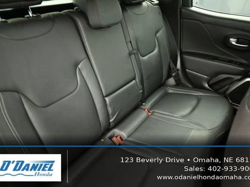 Used 2018 Jeep Renegade Limited AWD/4WD image 38