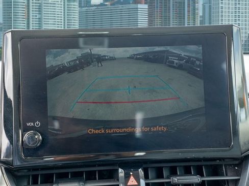 Used 2023 Toyota Corolla Cross L image 32