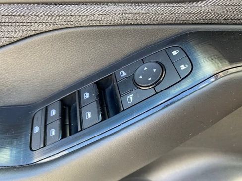 Used 2023 Nissan Rogue S AWD/4WD image 26