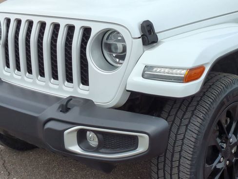 Used 2021 Jeep Wrangler Unlimited Sahara w/ Cold Weather Group AWD/4WD image 11