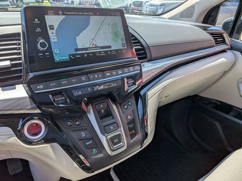 Used 2025 Honda Odyssey Elite image 18
