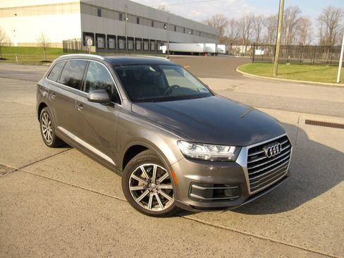 Used 2019 Audi Q7 3.0T Premium Plus w/ Premium Plus Package AWD/4WD image 2