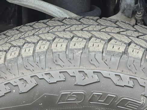 Used 2024 Chevrolet Silverado 1500 Custom Trail Boss w/ LPO, Dark Essentials Package image 28