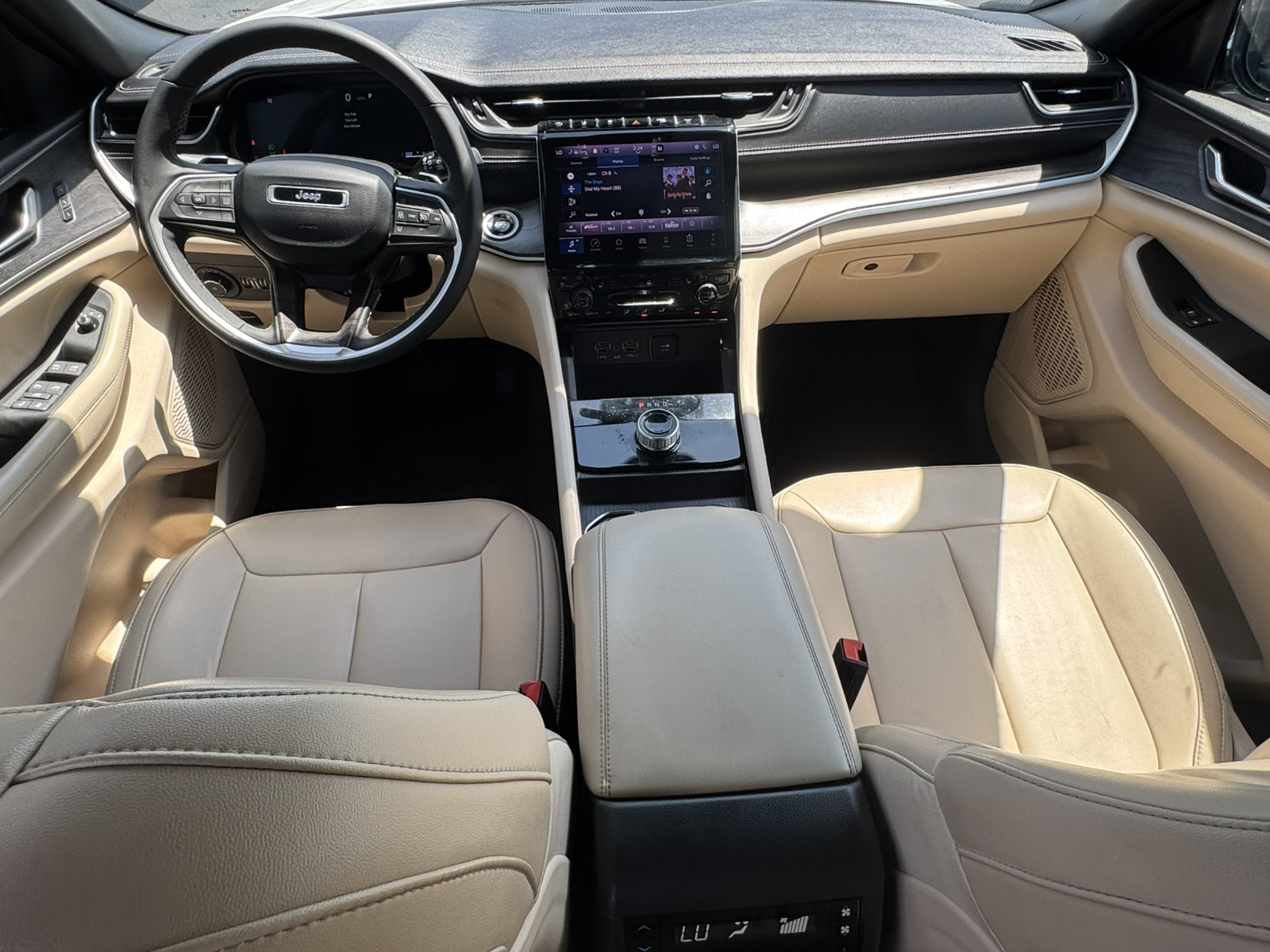 Used 2025 Jeep Grand Cherokee L Limited RWD image 27