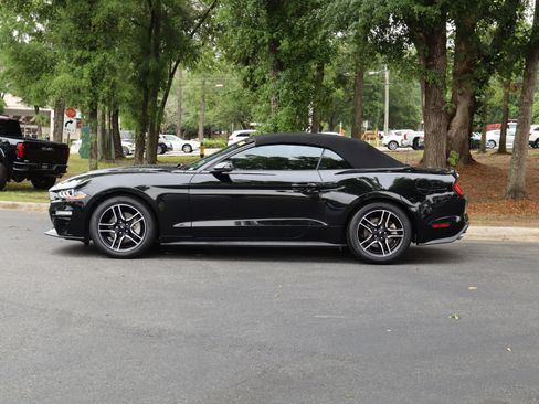 Used 2020 Ford Mustang Premium RWD image 28