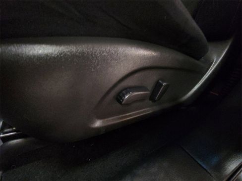 Used 2015 Nissan Pathfinder SV image 13