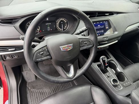 Used 2022 Cadillac XT4 Premium Luxury w/ Safety Alert Package image 8