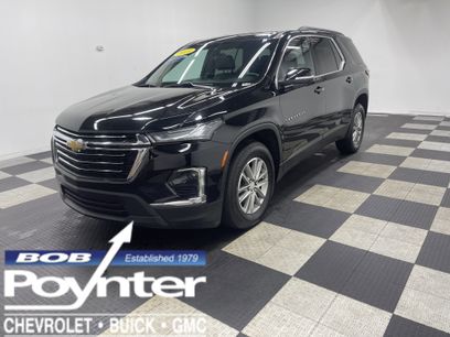 Used 2023 Chevrolet Traverse LT
