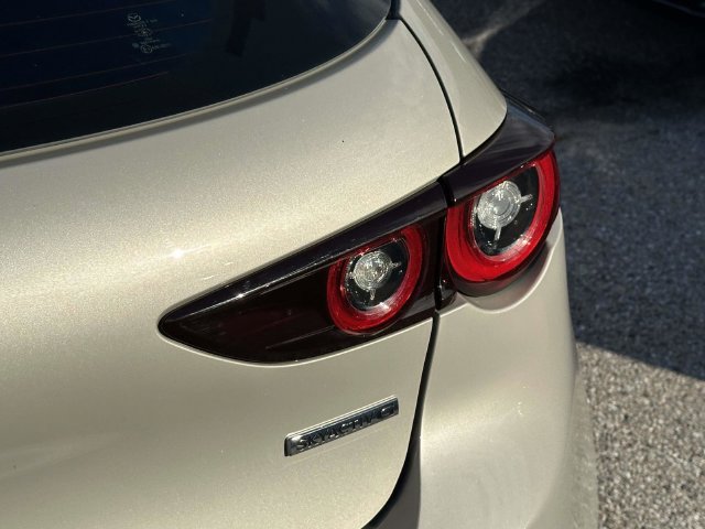 Used 2022 MAZDA MAZDA3 s FWD image 29