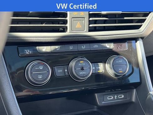 Certified 2024 Volkswagen Jetta SE w/ Panoramic Sunroof Package image 24
