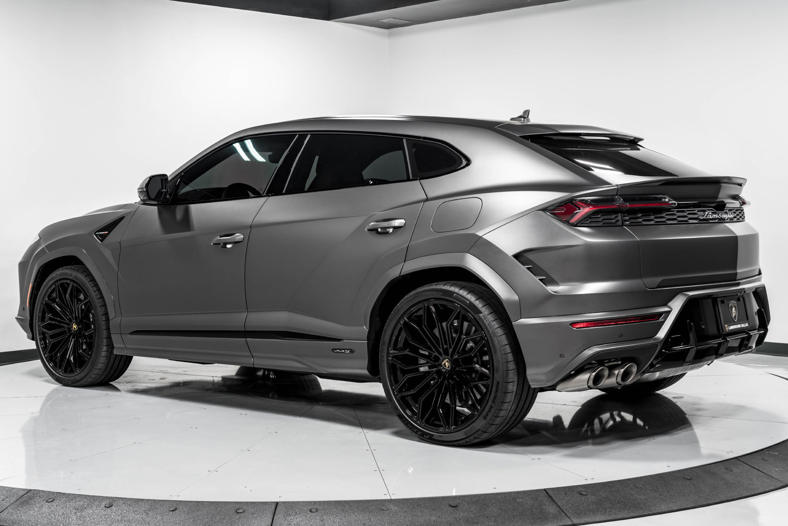 Used 2026 Lamborghini Urus SE AWD/4WD image 5