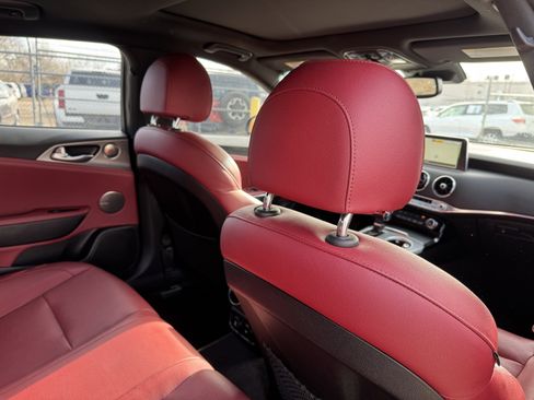 Used 2018 Kia Stinger GT1 image 18