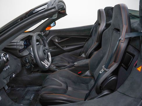 Used 2024 McLaren 750S Spider image 38