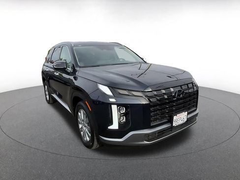 Used 2025 Hyundai Palisade SEL FWD image 3