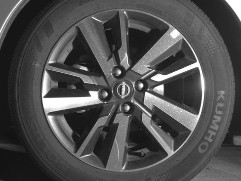 Used 2025 Nissan Versa SV FWD image 12