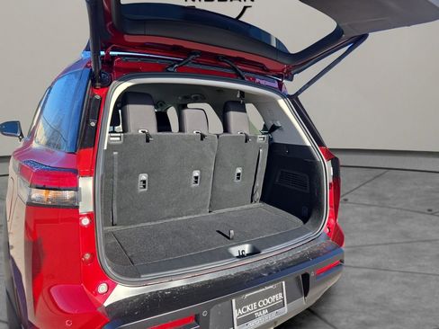 New 2026 Nissan Pathfinder SV image 30