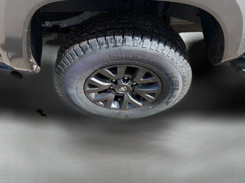 Used 2023 Toyota Tacoma SR5 AWD/4WD image 19