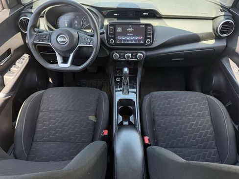 Used 2024 Nissan Kicks SV FWD image 11