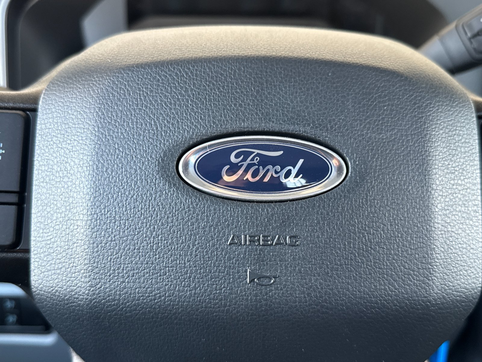 Used 2024 Ford F550 4x4 Regular Cab Super Duty image 28