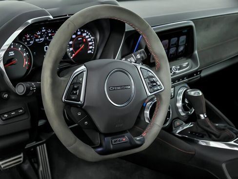 Used 2018 Chevrolet Camaro ZL1 RWD image 25