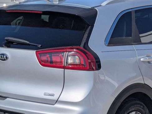 Used 2019 Kia Niro LX image 7