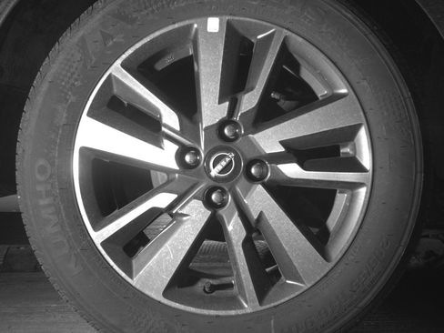 Used 2025 Nissan Versa SV FWD image 15