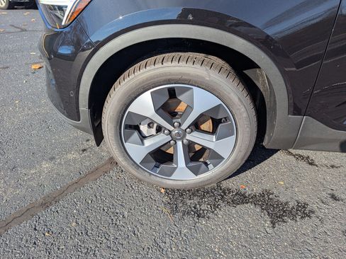 New 2026 Volvo XC40 B5 Plus w/ Protection Package Premier image 25