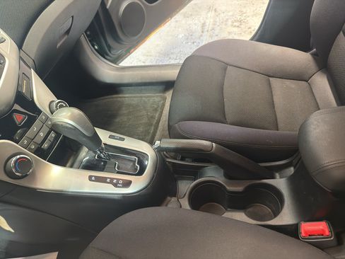 Used 2014 Chevrolet Cruze LT FWD image 20