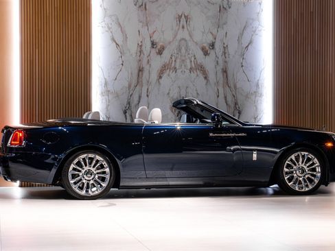 Used 2019 Rolls-Royce Dawn image 4