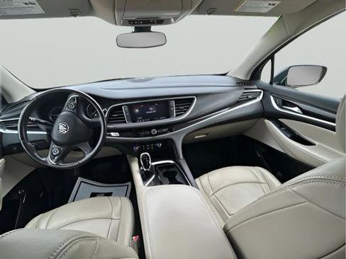 Used 2020 Buick Enclave Essence w/ Sun And Navigation Package image 10