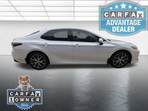 Used 2024 Toyota Camry XLE FWD image 28
