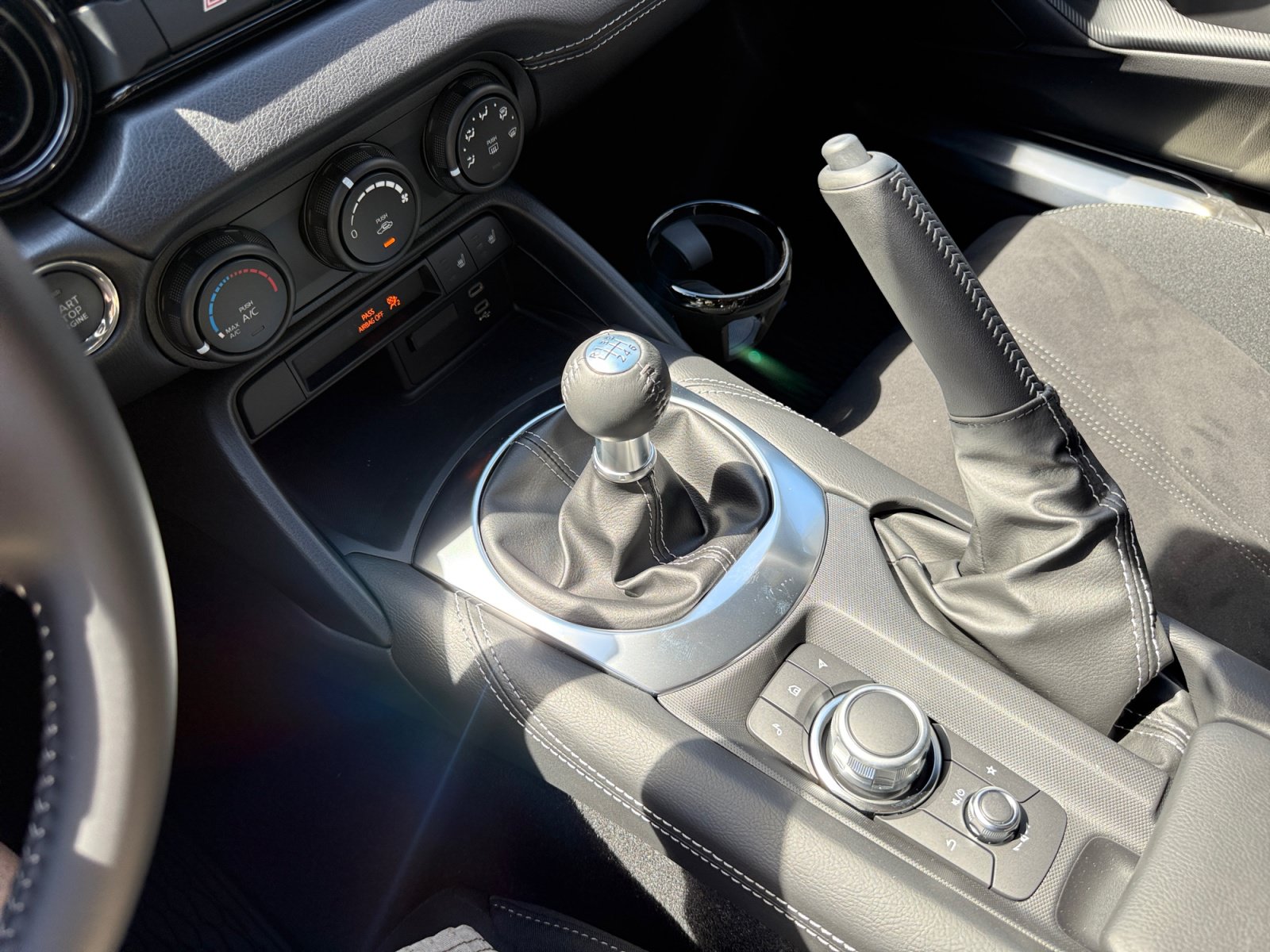 New 2026 MAZDA MX-5 Miata Club w/ Interior Package RWD image 13