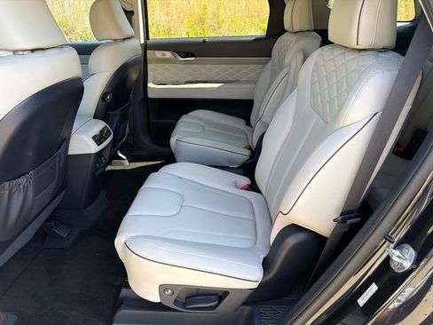 Used 2021 Hyundai Palisade Calligraphy image 23