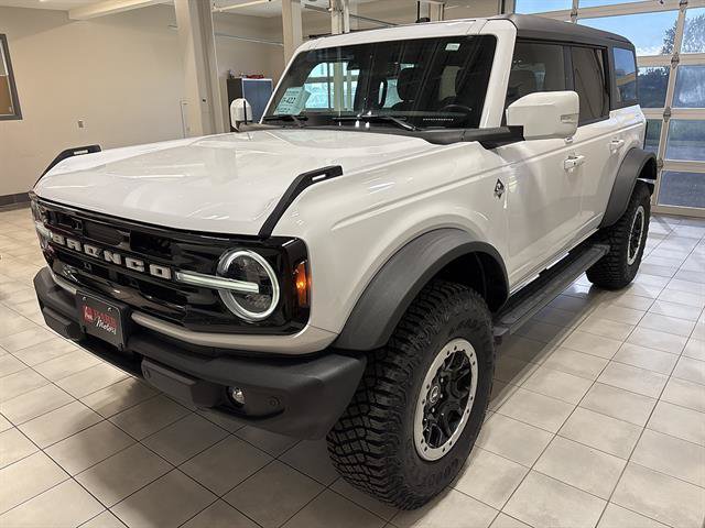 Used 2023 Ford Bronco Outer Banks w/ Sasquatch Package AWD/4WD image 1
