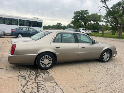 Used 2004 Cadillac De Ville FWD image 8