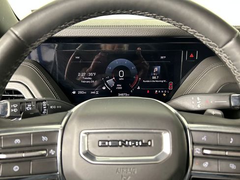 Used 2025 GMC Yukon Denali AWD/4WD image 14