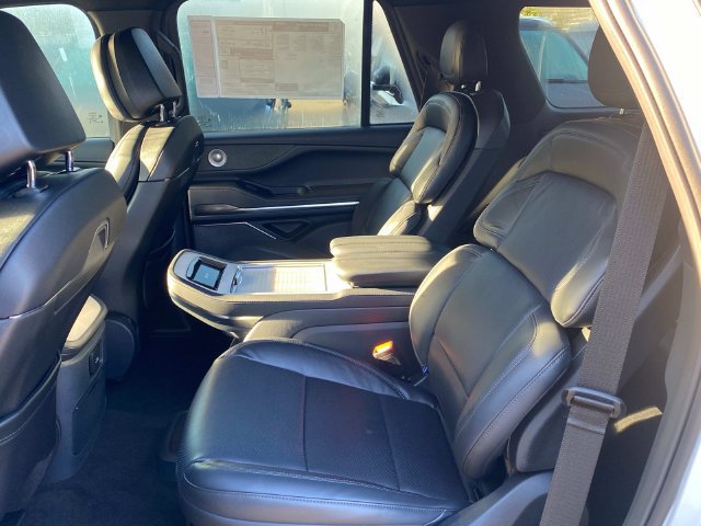 New 2027 Lincoln Navigator Reserve w/ Jet Appearance Package AWD/4WD image 7