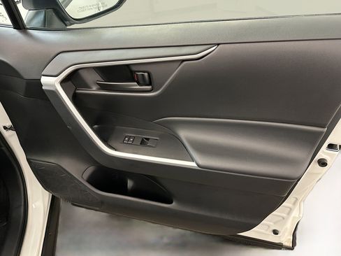 Used 2024 Toyota RAV4 LE image 33