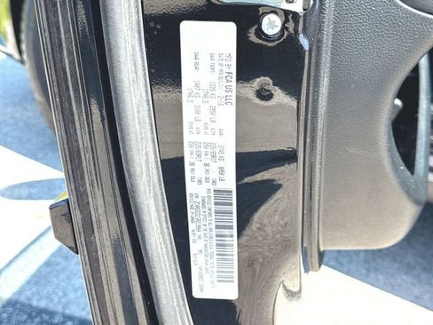 Used 2016 Dodge Grand Caravan SXT FWD image 32