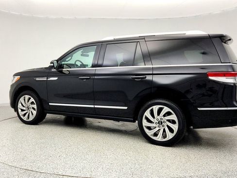 Used 2024 Lincoln Navigator Reserve image 7